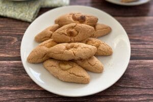 Kue Bagea