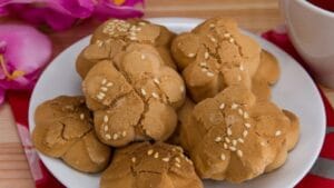 Kue Bangkit | Molly Wisata 2025