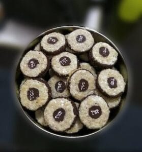 Oleh-Oleh Khas Gorontalo Kekinian yang Recommended 9 | Molly Wisata 2025 Kue Kerawang Khas Gorontalo