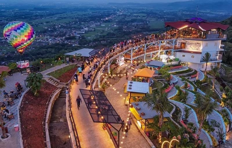 Lokasi Foto Yang Menarik Bukit Bintang Jogja