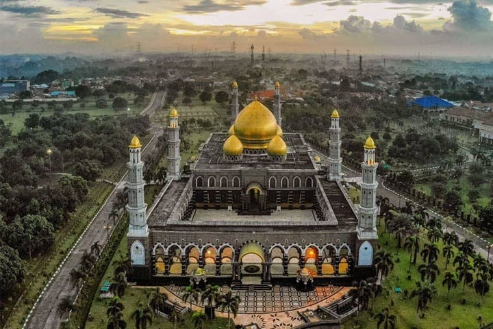 Rekomendasi Tempat Wisata Di Depok Yang Lagi Hits Dikunjungi 3 | Molly Wisata 2025 Masjid Kubah Emas