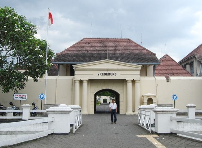 Mengunjungi Spot Foto untuk Memanjakan Kamera