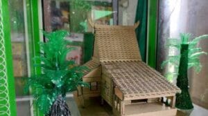 Miniatur Rumah Adat Kalimantan
