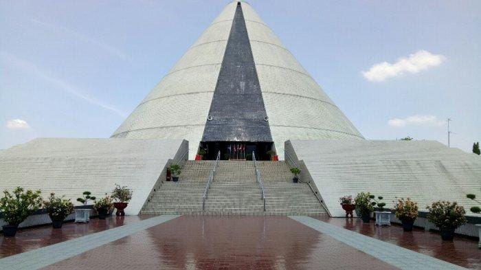 Monumen Jogja Kembali (Monjali)