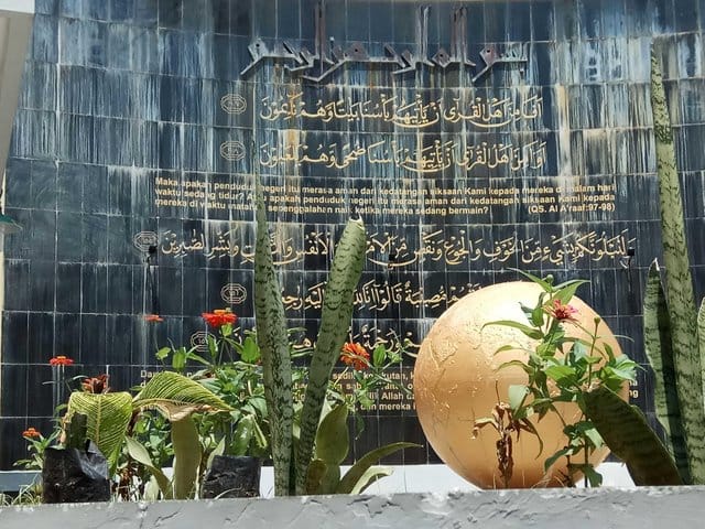 Monumen Tsunami Kota Sigli
