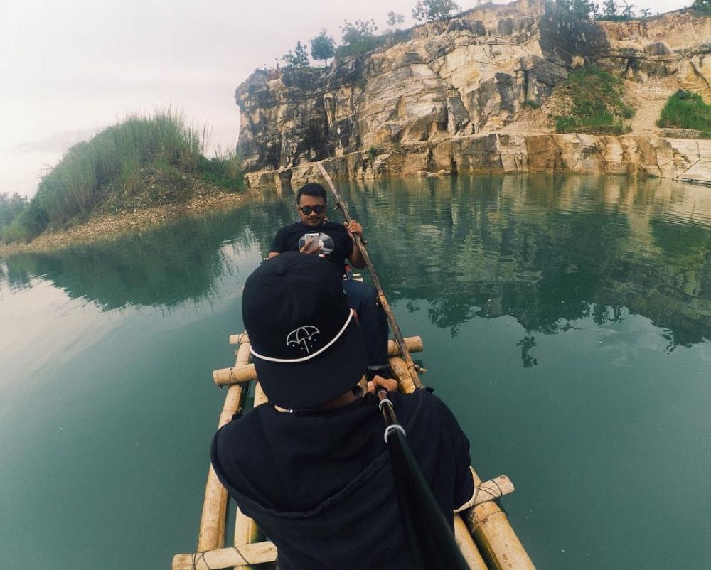 Naik Rakit Telaga Biru Semin