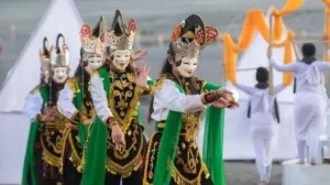 Oleh-oleh Khas Probolinggo yang Paling Dicari dan Wajib Kamu Bawa Pulang 21 | Molly Wisata 2025 Pakaian Khas Probolinggo