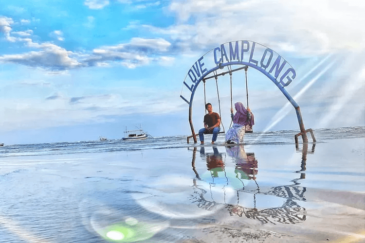 Pantai Camplong