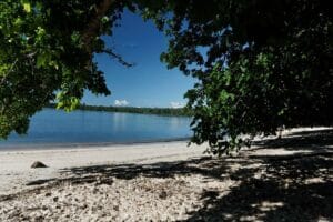 16 Tempat Wisata di Maluku Utara Pesona Keindahan Luar Biasa 7 | Molly Wisata 2025 Pantai Kupa-Kupa