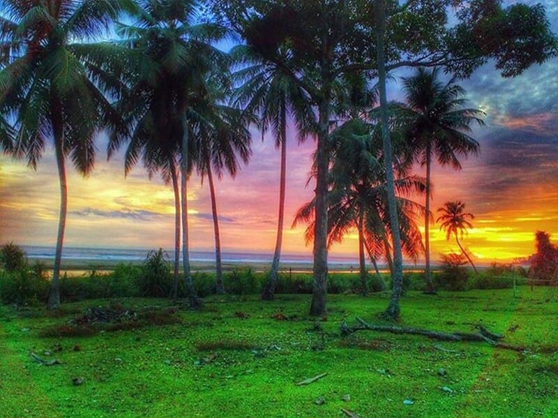 Pantai Labuhan Bakti