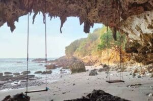 Pantai Lampon