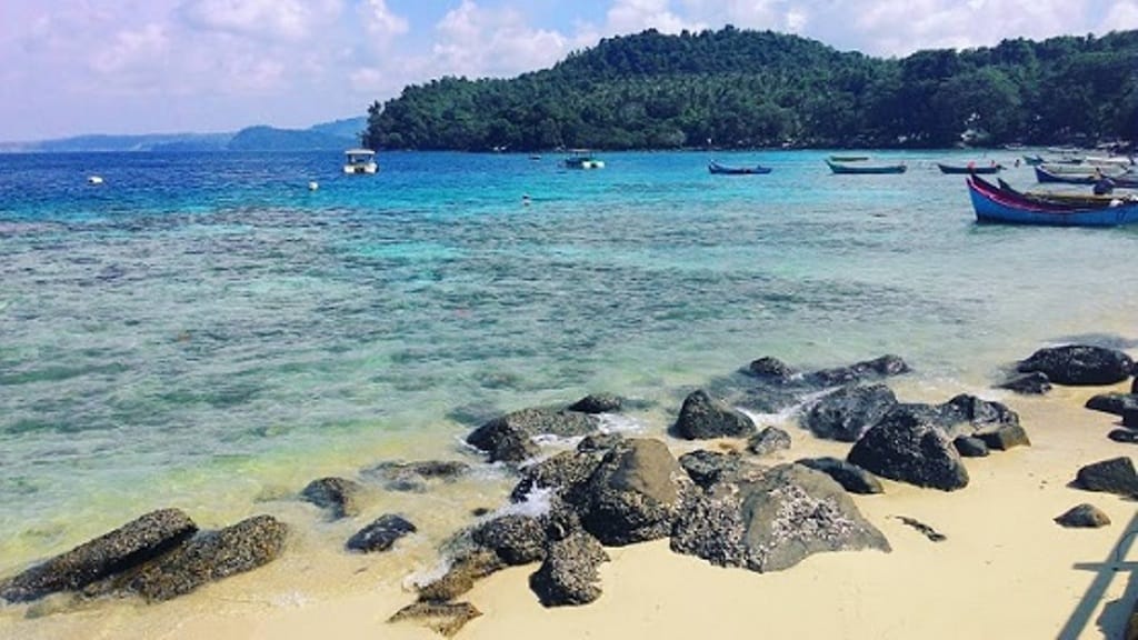 Pantai Lanaga