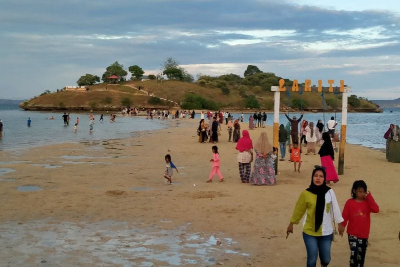 Pantai Lariti