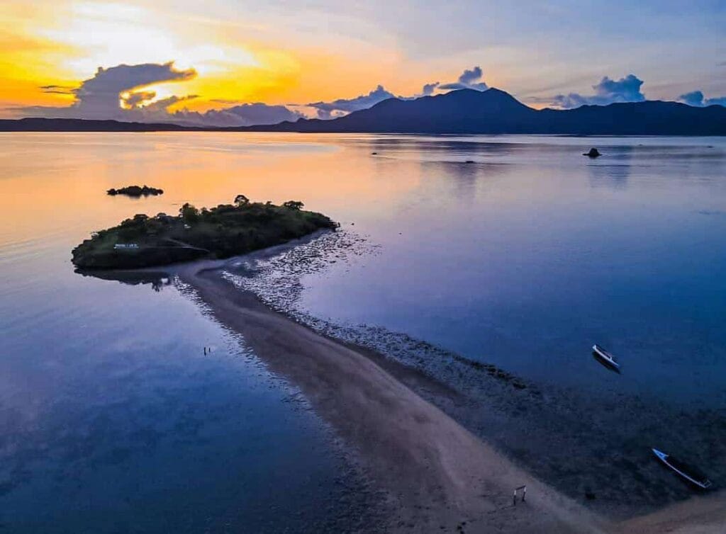 Pantai Lariti