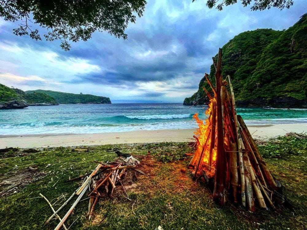 Pantai Lawar