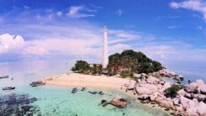 Tempat Wisata di Sumatera Paling Recomended 38 | Molly Wisata 2025 Pantai Lengkuas