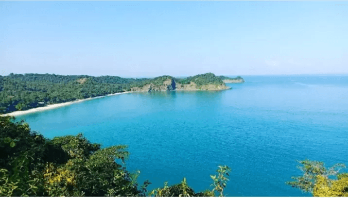 Pantai Maloba