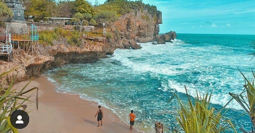 Pantai Nglambor