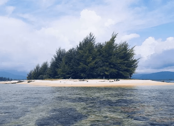 Pantai Pusong Sangkalan