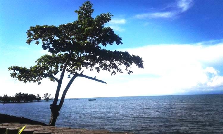 Pantai Ronggaiwa