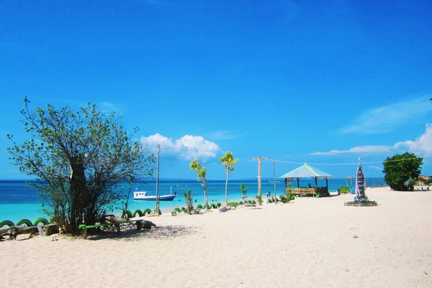 Pantai Tablolong