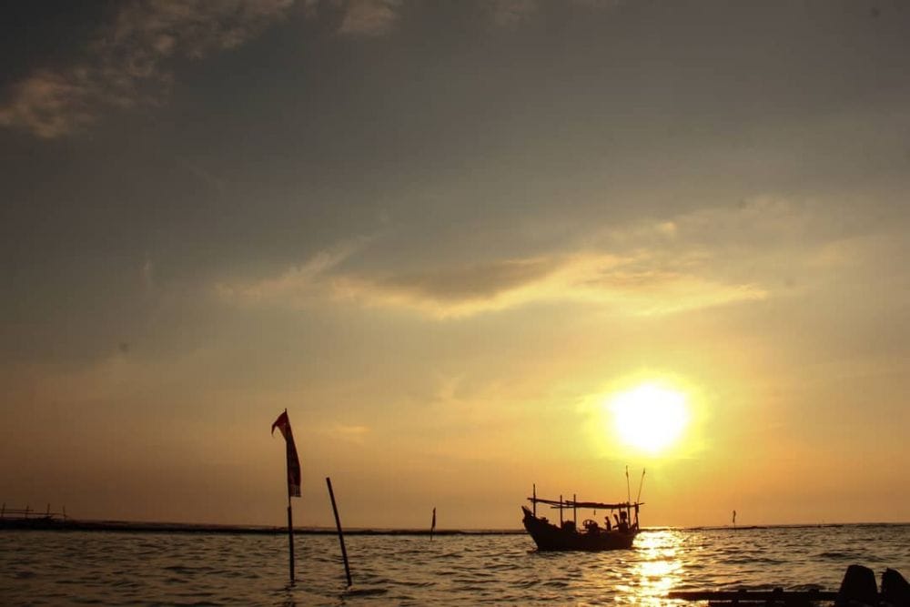 Pantai Tanah Merah Eretan