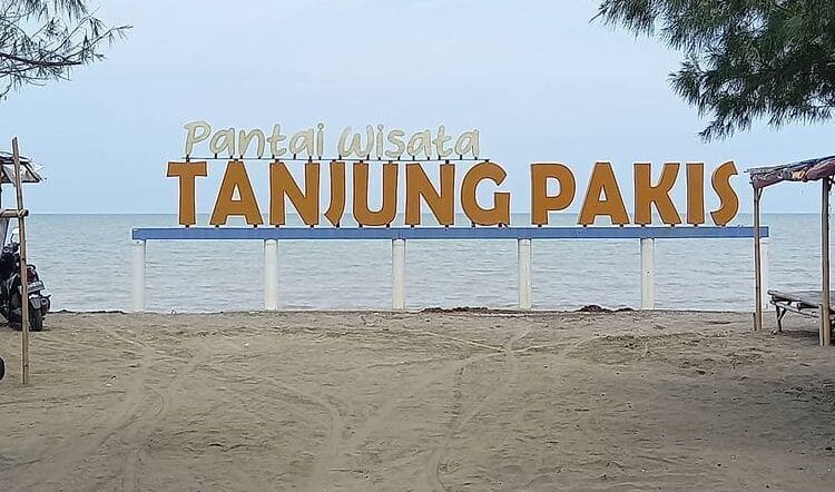 Pantai Tanjung Pakis