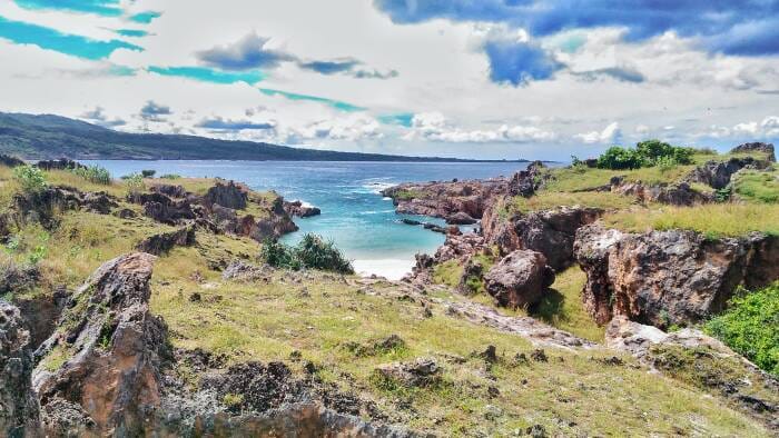 Pantai Tolanamon