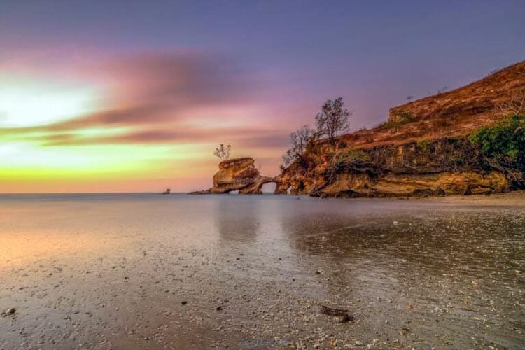 Tempat Wisata Di Sumba Timur Terindah Sepanjang Masa 9 | Molly Wisata 2025 Pantai Watuparunu