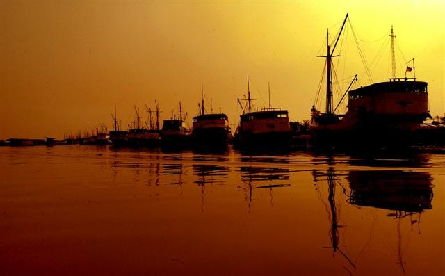 Tempat Wisata di Jakarta Utara Yang Lagi Hits Dengan Pemandangan Eksotis 8 | Molly Wisata 2025 Pelabuhan Sunda Kelapa