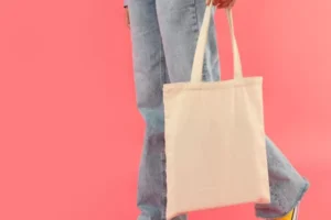 Oleh-Oleh Khas Semarang Kekinian dan Wajib Dibeli! 16 | Molly Wisata 2025 Totebag Kanvas