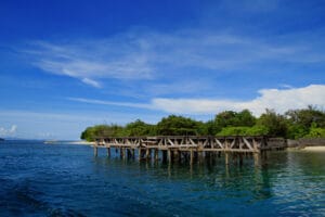 16 Tempat Wisata di Maluku Utara Pesona Keindahan Luar Biasa 12 | Molly Wisata 2025 Pulau Tagalaya