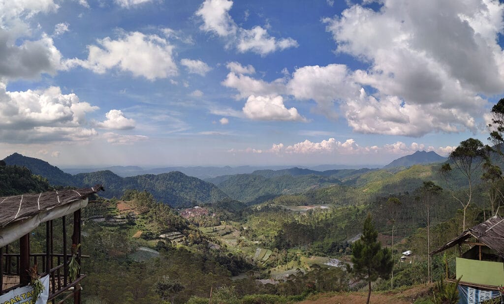 Tempat Wisata di Bandung Barat Paling Viral & Keren 7 | Molly Wisata 2025 Puncak Eurad Pingping