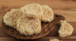 Oleh-oleh Khas Cirebon Terkenal dan Favorit Wisatawan, Apa Saja? 10 | Molly Wisata 2025 Rengginang Cirebon