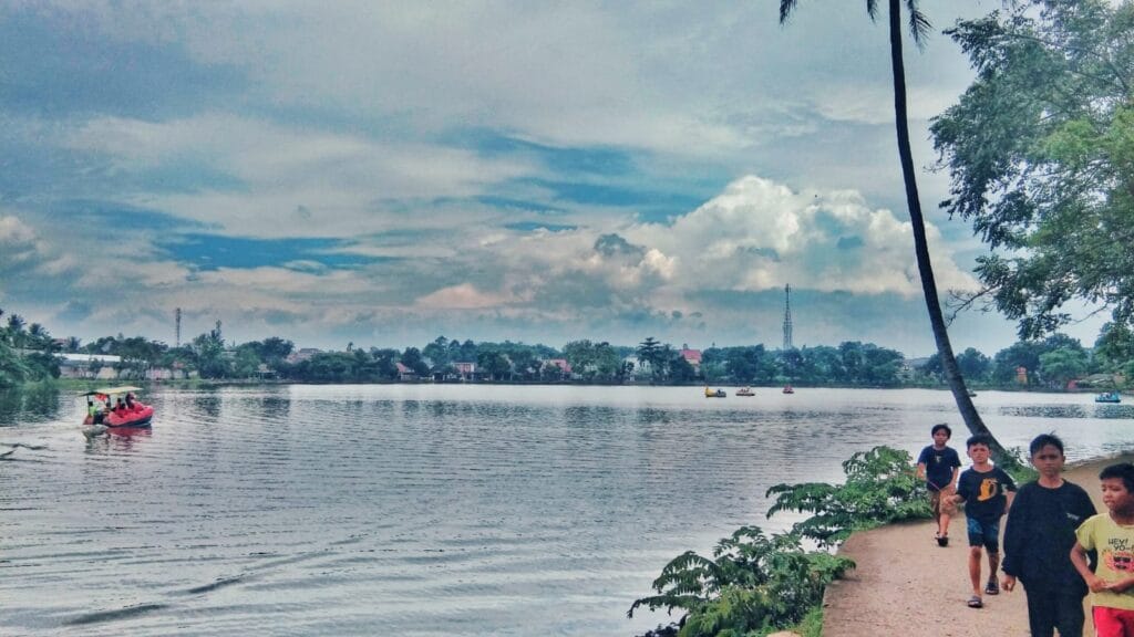 Rekomendasi Tempat Wisata Di Depok Yang Lagi Hits Dikunjungi 14 | Molly Wisata 2025 Situ Cilodong