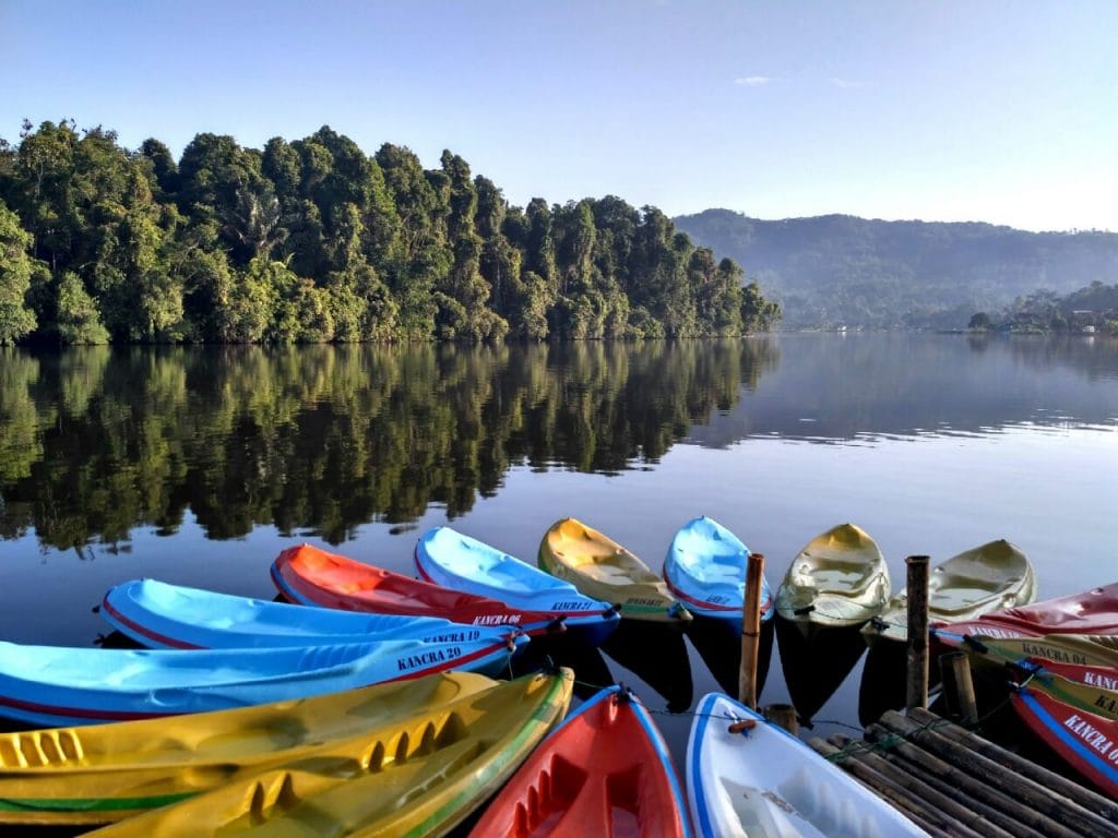 Tempat Wisata Di Ciamis Terindah yang Harus Kamu Kunjungi 3 | Molly Wisata 2025 Situ Lengkong Panjalu