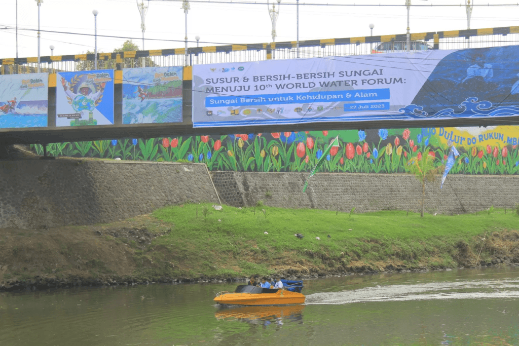 Taman Bantaran Kali Madiun