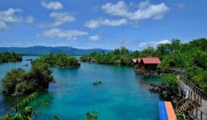 16 Tempat Wisata di Maluku Utara Pesona Keindahan Luar Biasa 17 | Molly Wisata 2025 Tanjung Bongo