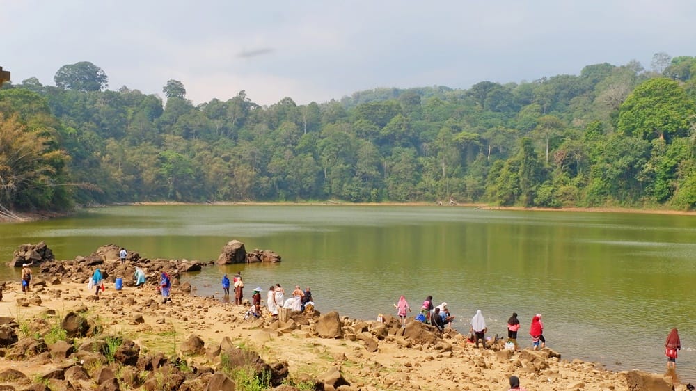 Tempat Wisata di Majalengka Keren Dan Edukatif 15 | Molly Wisata 2025 Telaga Sangiang
