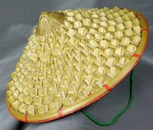 Toru, Topi Tradisional