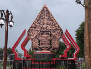 Tempat Wisata Di Purworejo Kota Kecil yang Damai 4 | Molly Wisata 2025 Tugu Gunungan Wayang Timur