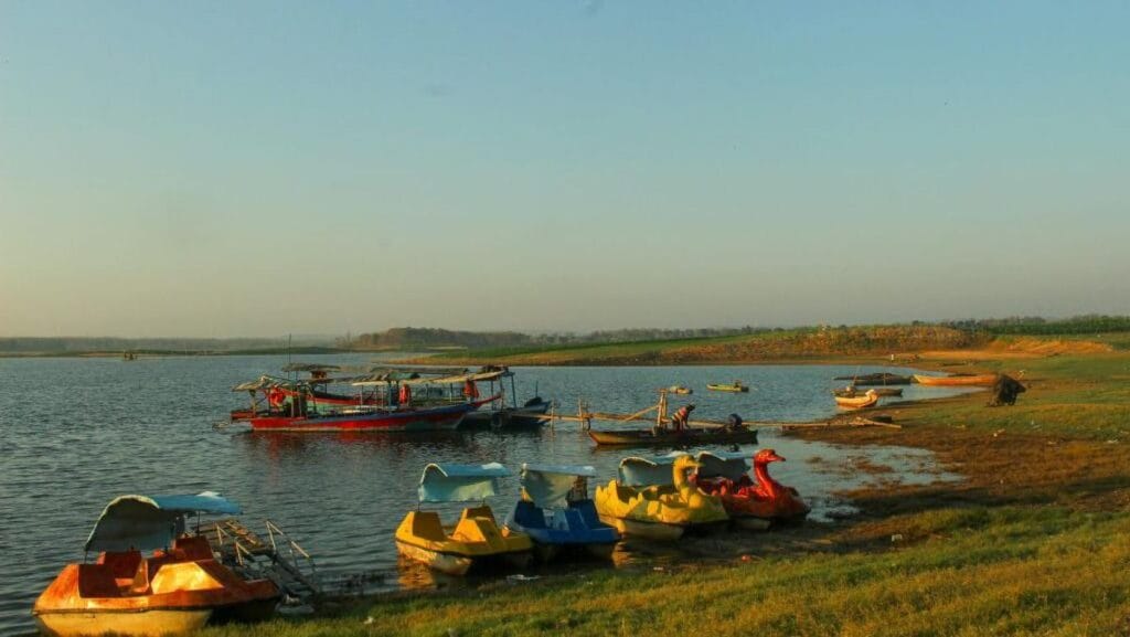 Tempat Wisata di Lamongan Yang Menarik 15 | Molly Wisata 2025 Waduk Gondang