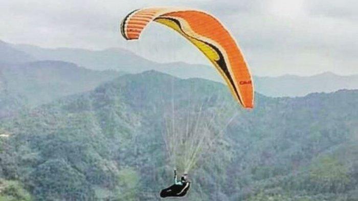 Wisata Paralayang Gunung Lingga