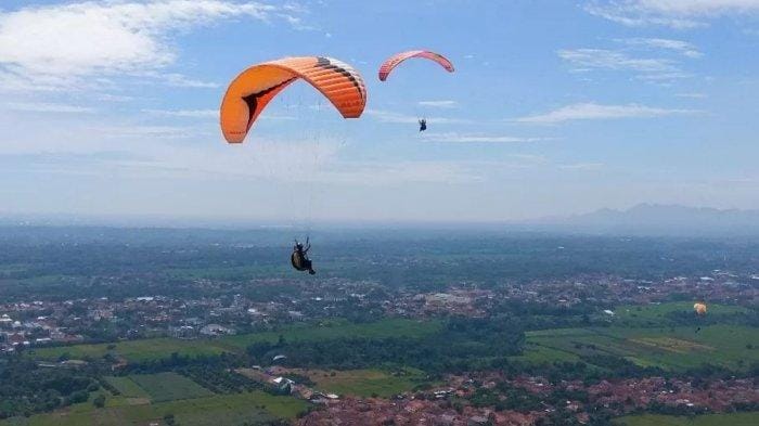Tempat Wisata di Majalengka Keren Dan Edukatif 9 | Molly Wisata 2025 Wisata Paralayang Gunung Panten