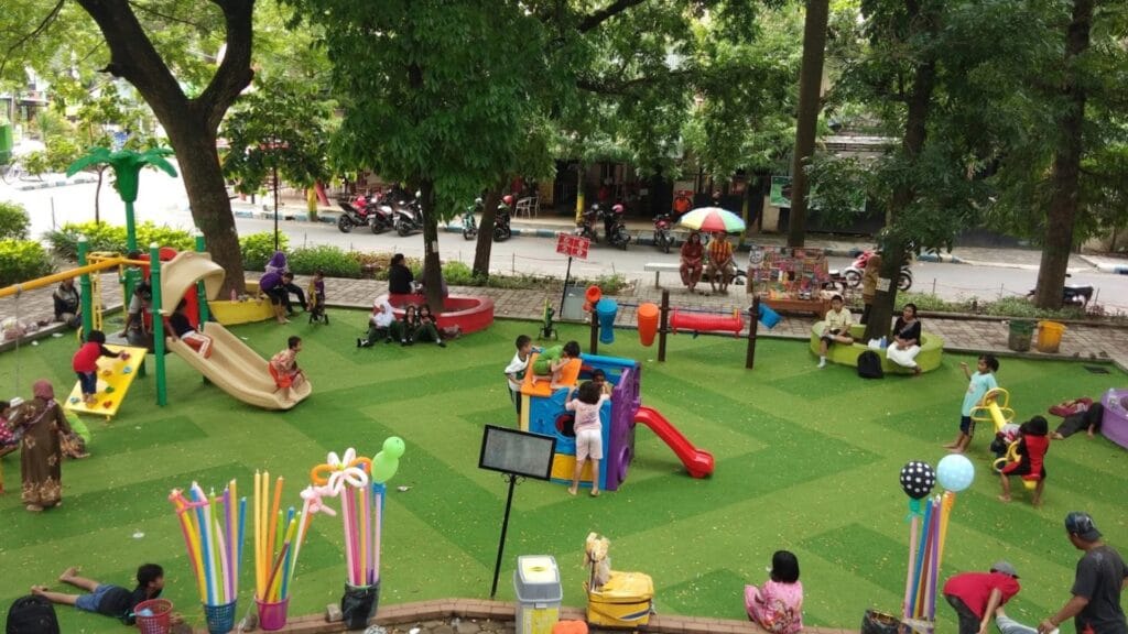 Wisata Pujasera Kebon Rojo Jombang