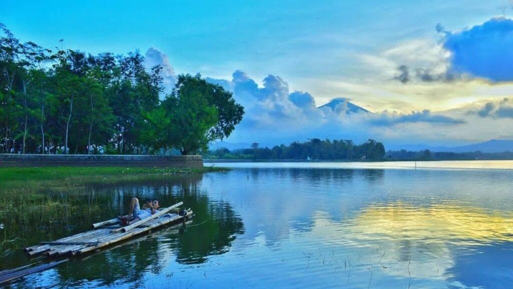 Tempat Wisata di Cirebon yang Paling Diminati 8 | Molly Wisata 2025 setu sedong