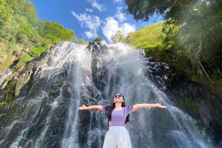 Aktivitas Wisata Di Air Terjun Efrata