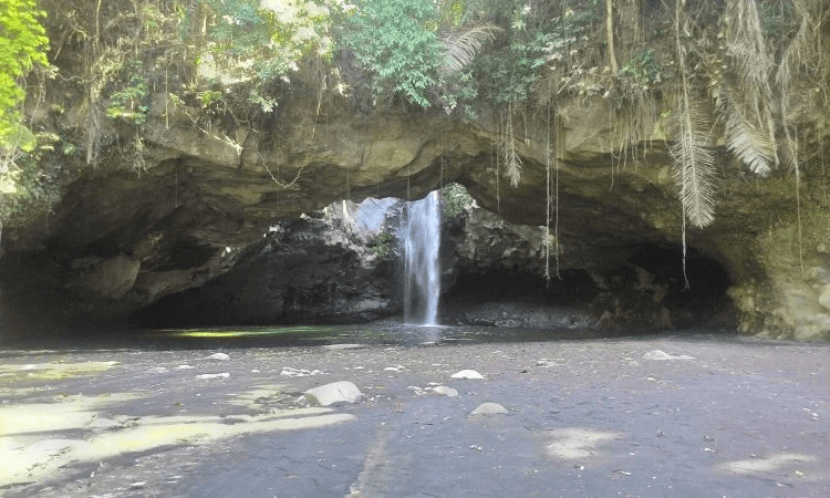 Air Terjun Jembatan Batu