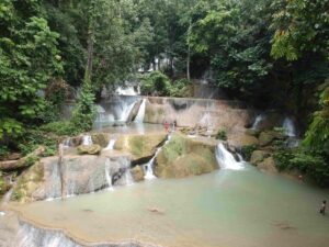 Air Terjun Modanmohe