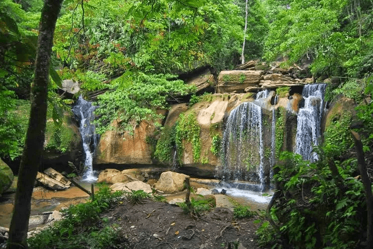 Air Terjun Pelangi Indah